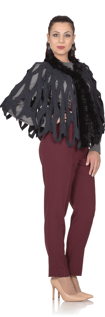 Елегантен шал, сатенирана блуза и панталон с висока талия