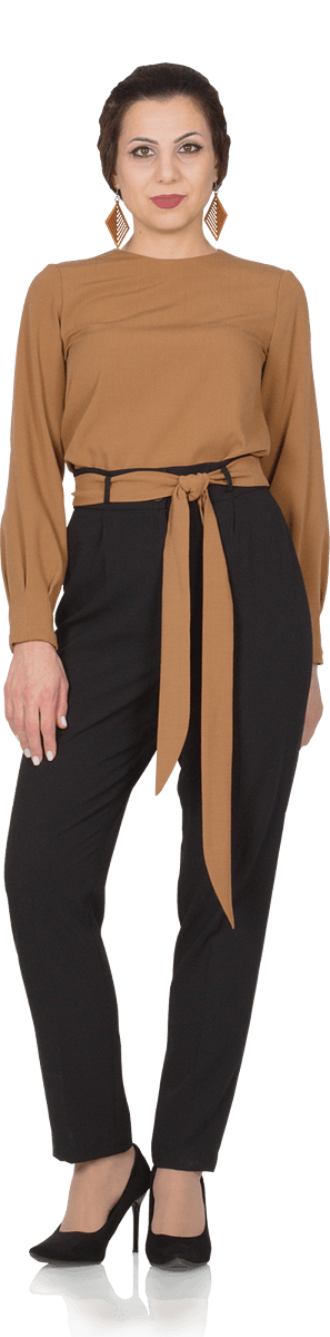 Елегантен шал, сатенирана блуза и панталон с висока талия