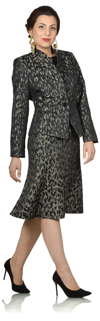 Цветно сако и прав панталон