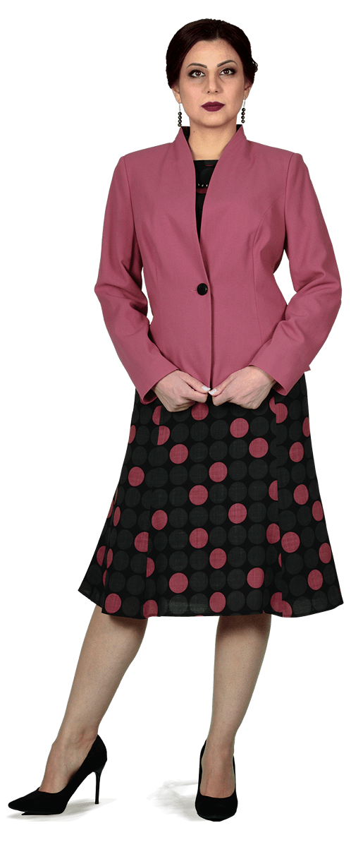 Цветно сако и прав панталон