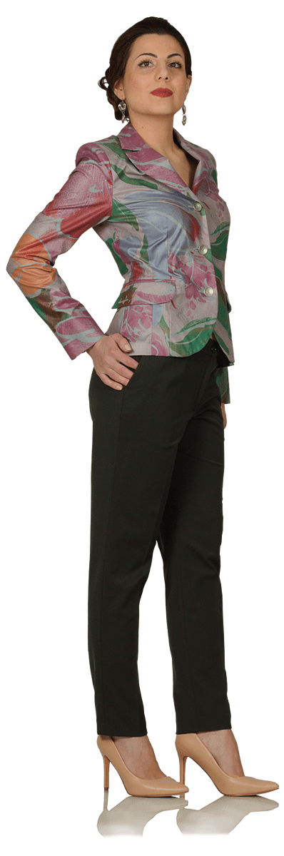 Цветно сако и прав панталон