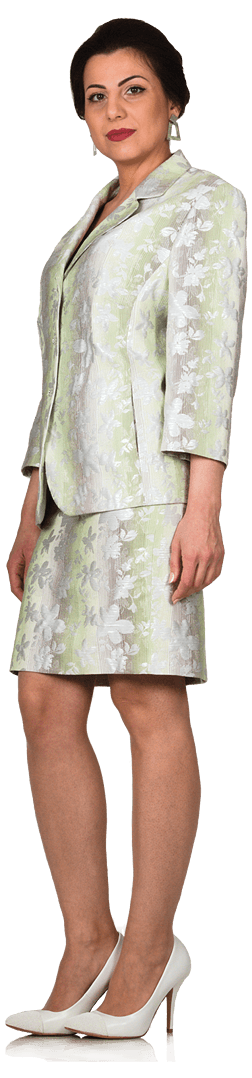 Костюм с флорални мотиви