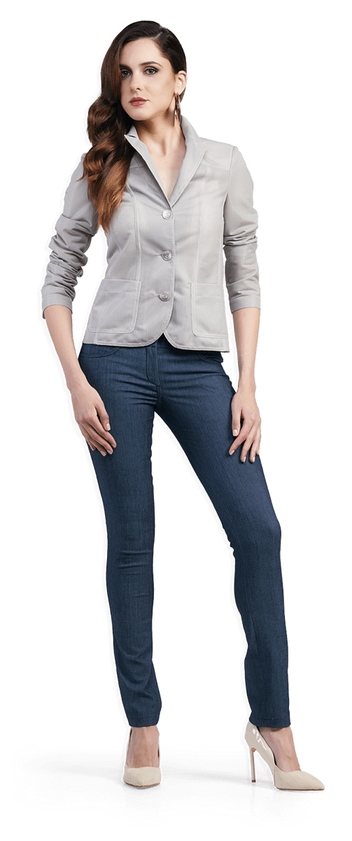 Сако на дупки и панталон от деним