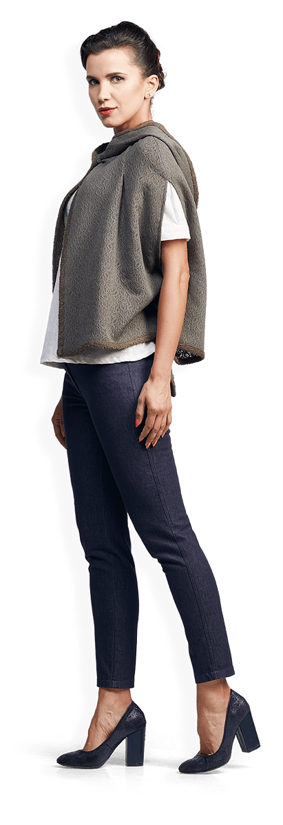 Дамско пончо и дънков панталон