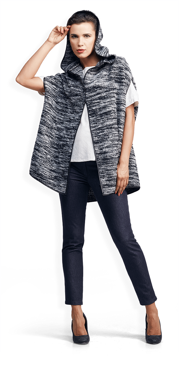 Дамско черно пончо и дънков панталон