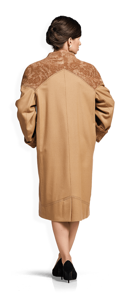 Бежово вълнено палто в големи размери