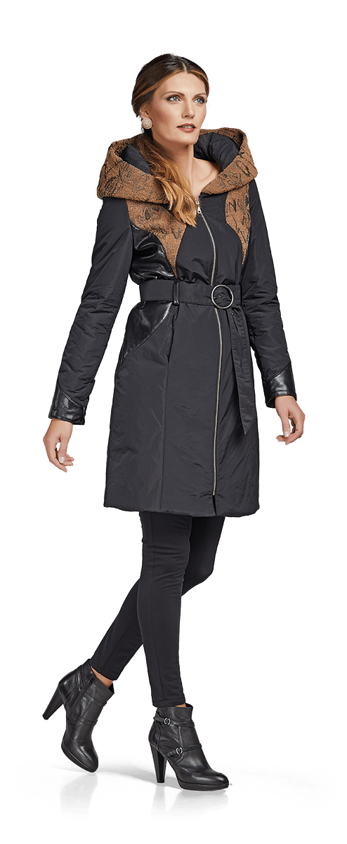 Палто с голяма качулка