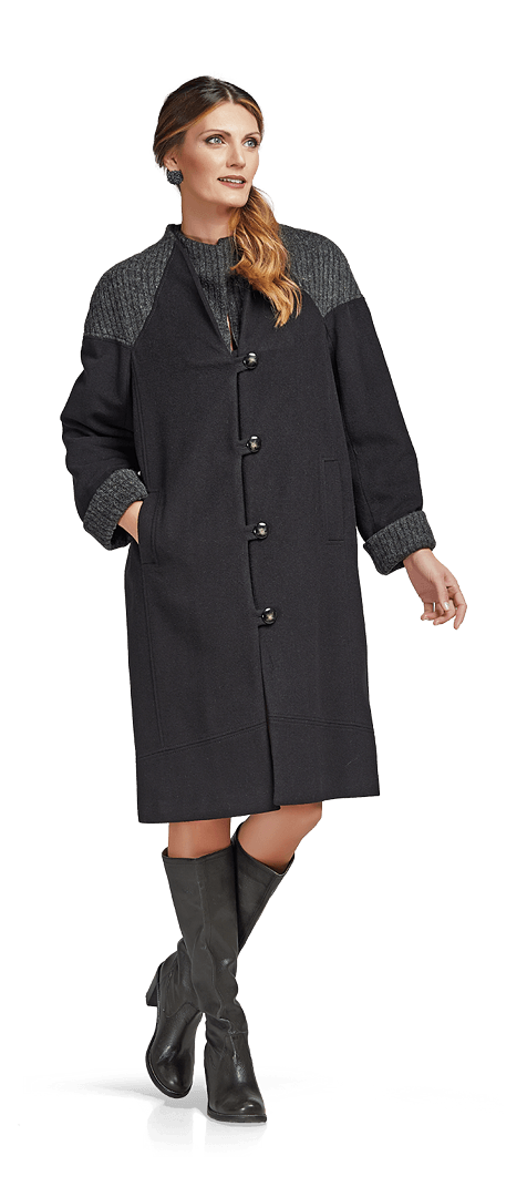 Вълнено палто в големи размери