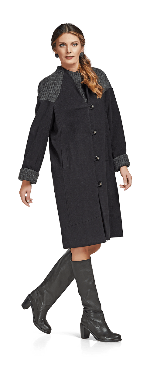 Вълнено палто в големи размери